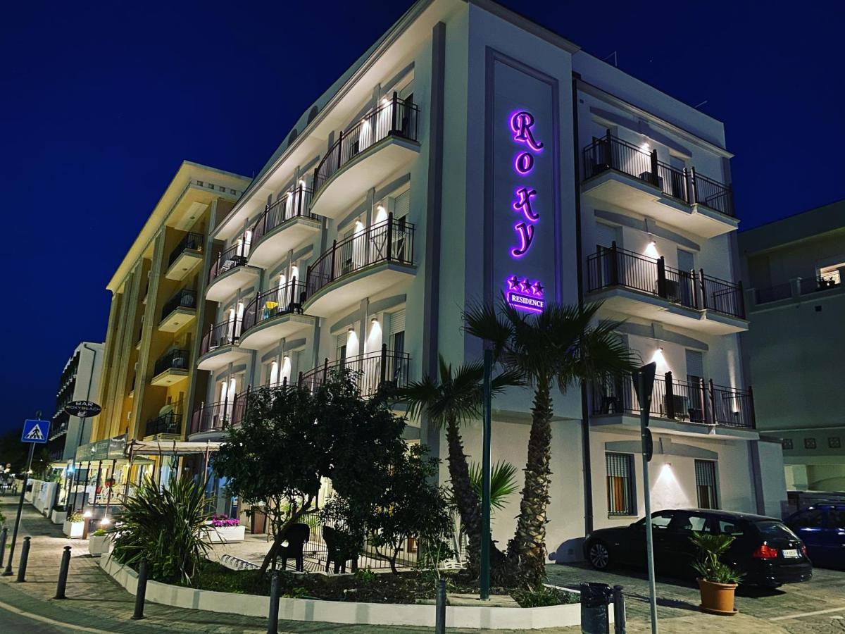 Residence Roxy Misano Adriatico Bagian luar foto