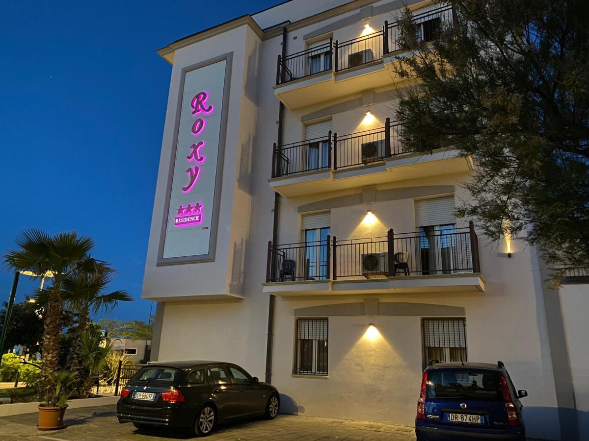 Residence Roxy Misano Adriatico Bagian luar foto