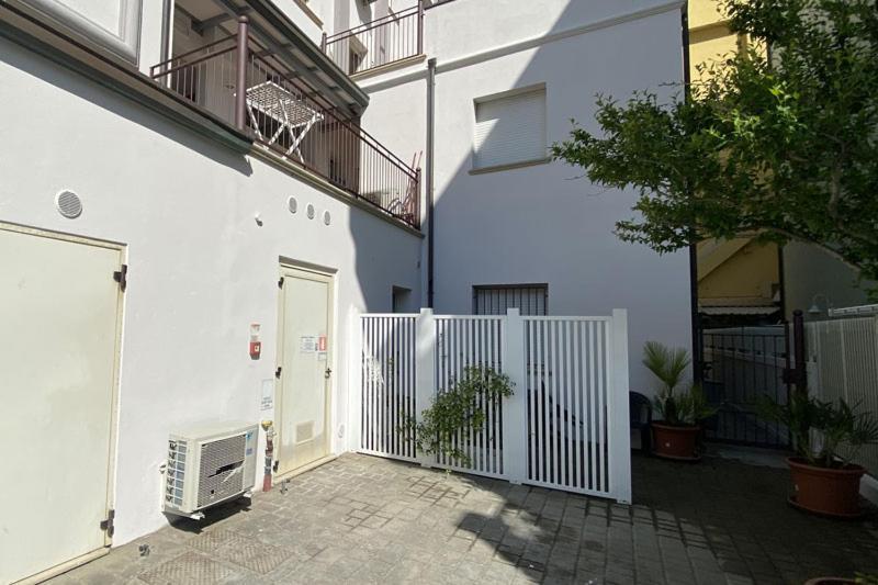 Residence Roxy Misano Adriatico Bagian luar foto