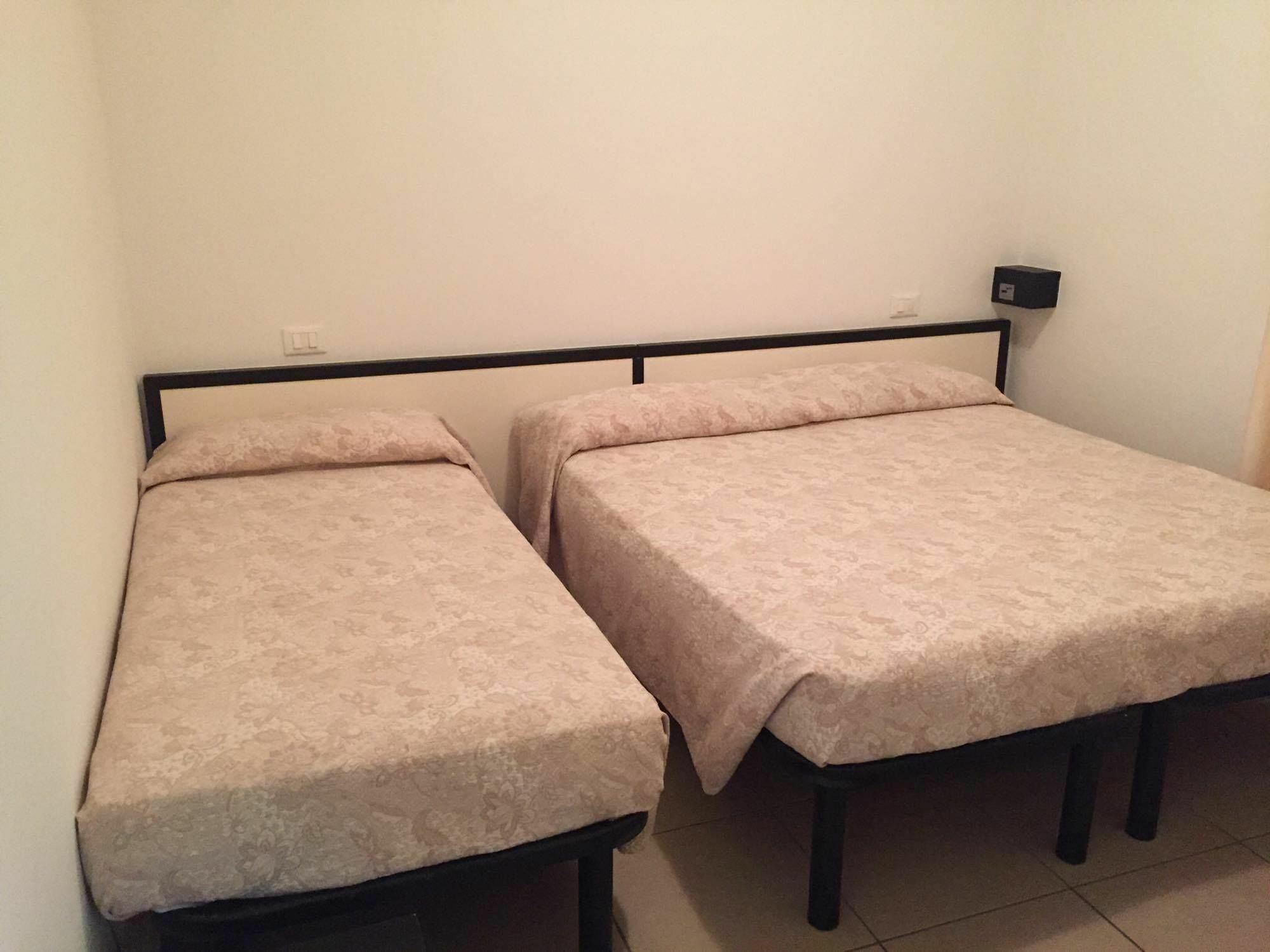 Residence Roxy Misano Adriatico Bagian luar foto